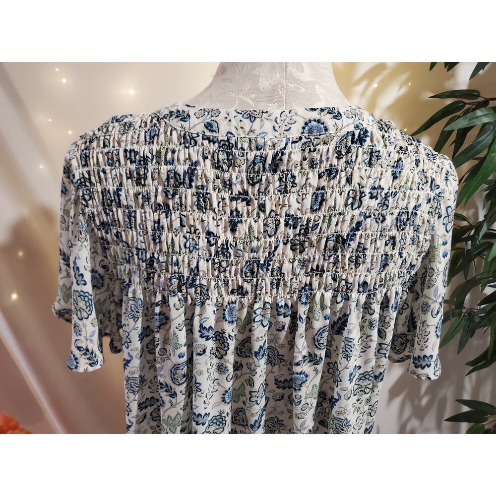 Rose + Olive Womens Floral Smocked Flutter Sleeve Popover Blouse Size 1X Cottage - Picture 8 of 13